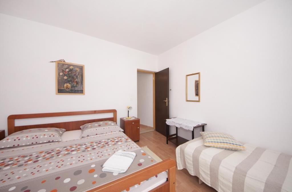 Apartments Mira Splitska Esterno foto