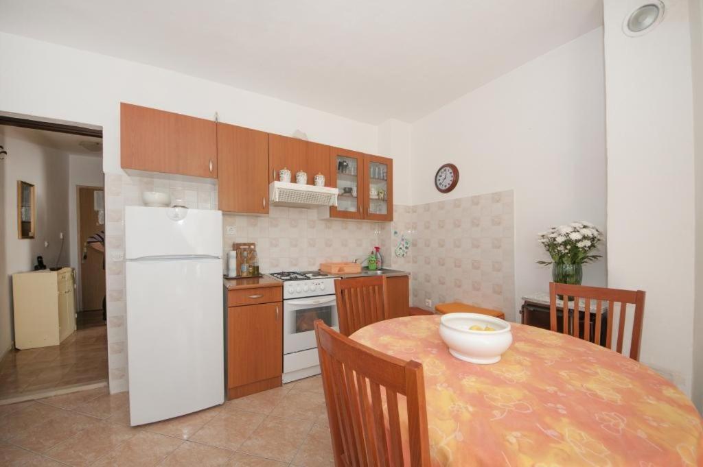 Apartments Mira Splitska Esterno foto