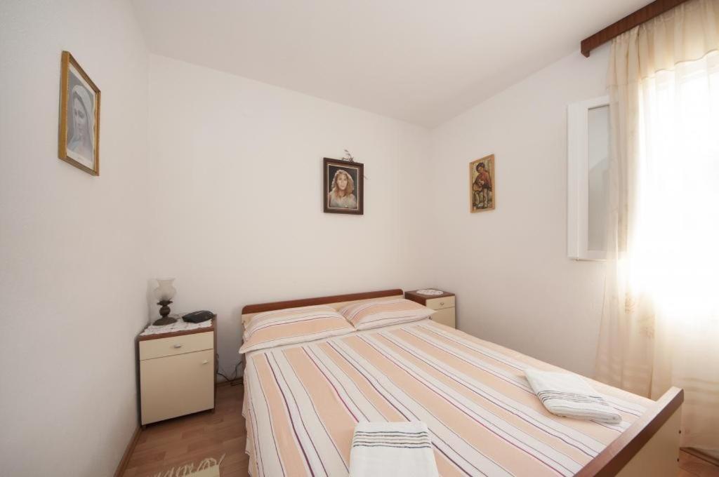 Apartments Mira Splitska Esterno foto